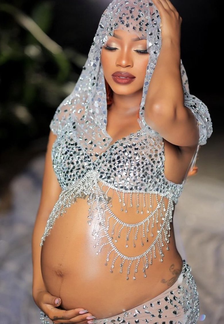 Sheebah Karungi’s surprise baby bump at concert