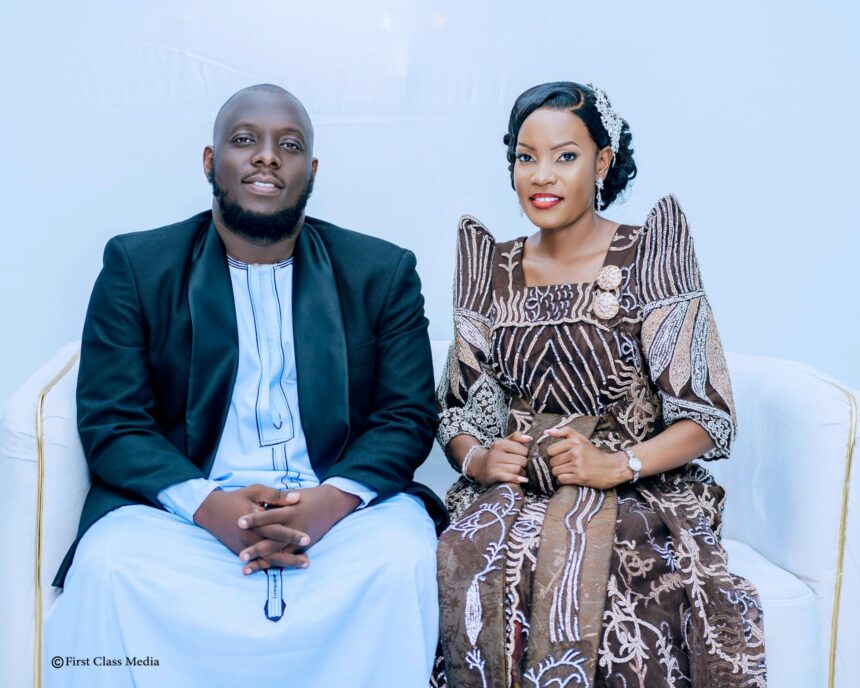 Critics Photoshopped My Wife's Photos - Kasuku